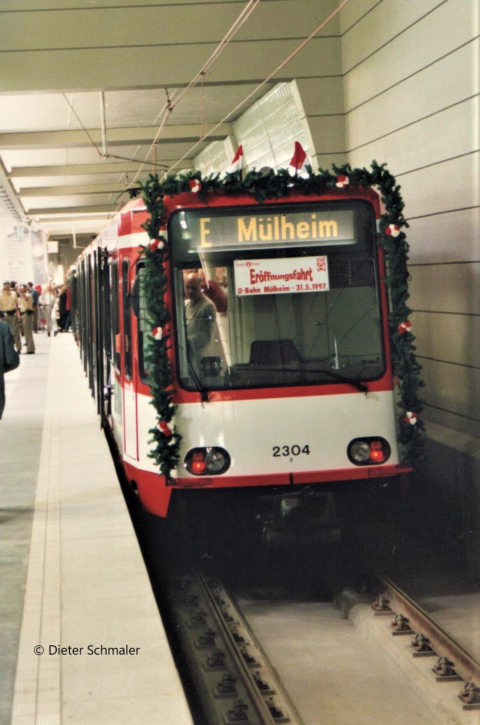 U-Bahnhof - Bahnhof Mülheim - mit Stadtbahnwagen 2304